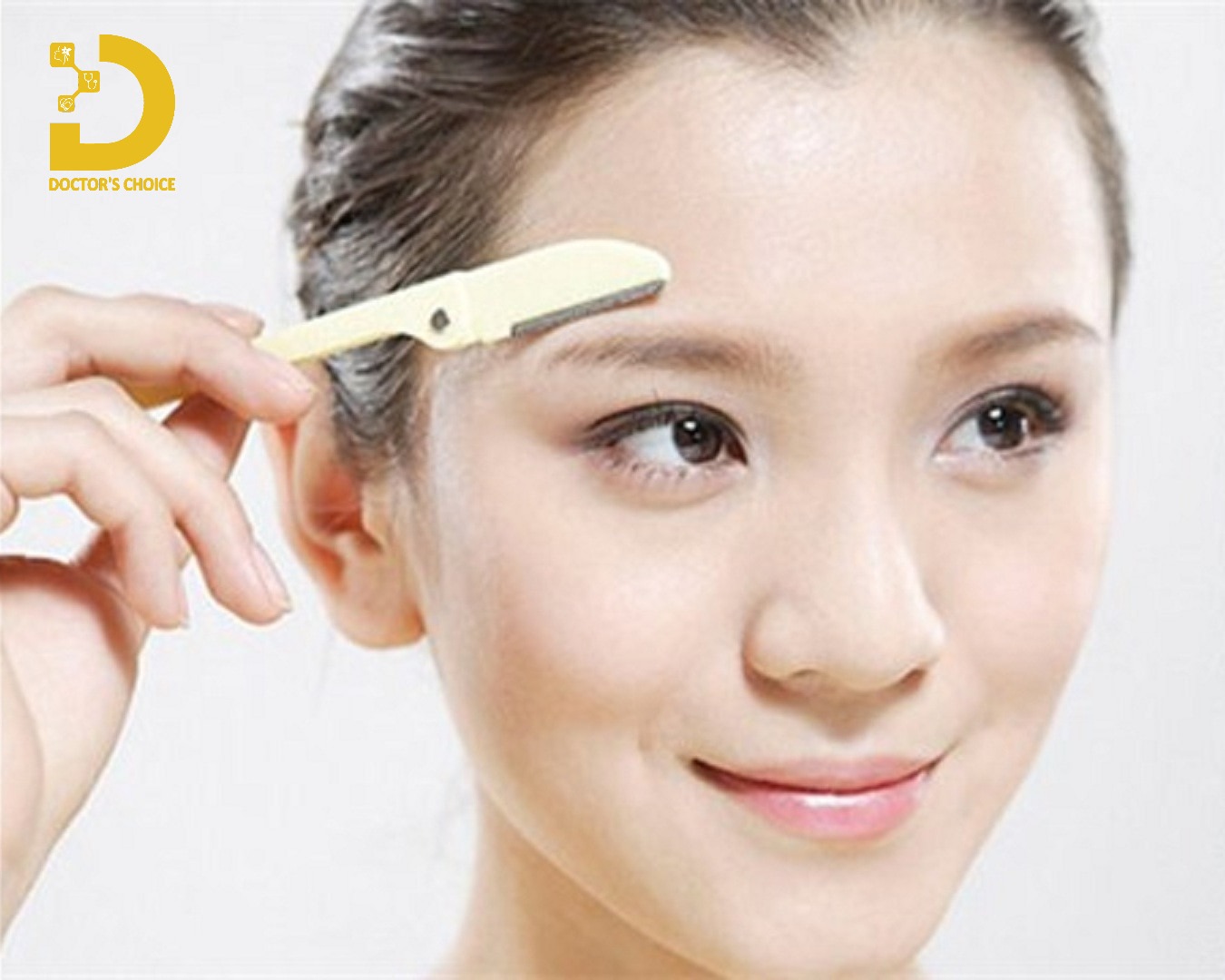 Dịch Vụ Triệt Lông Mày Ở HCM An Toàn, Hiệu Quả 13 Cạo lông mày bằng dao cạo là phương pháp truyền thống được nhiều chị em lựa chọn