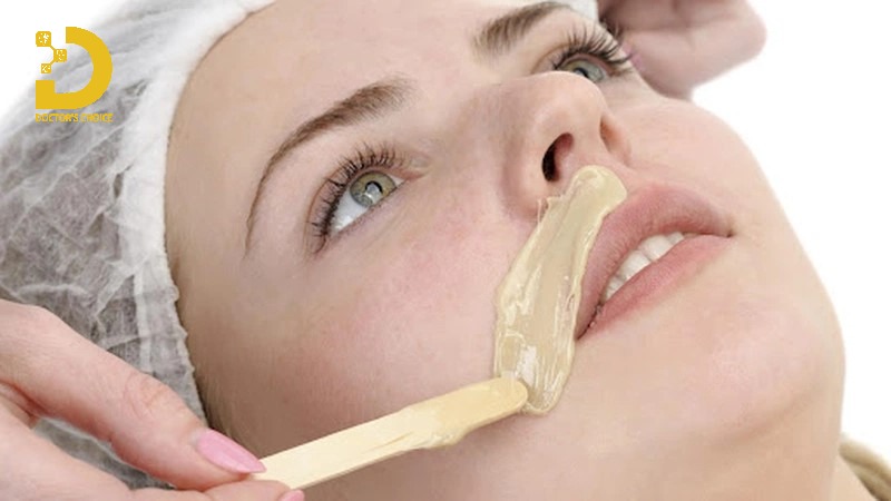 Dịch vụ triệt lông mặt, ria mép, râu quai nón ở TPHCM 10 Wax lông là kỹ thuật triệt lông mép ngày càng phổ biến