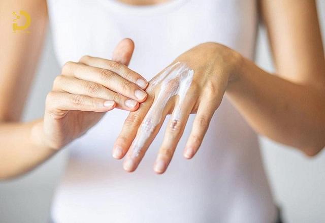 Xử Lý Vết Bỏng Như Thế Nào Để Không Bị Sẹo? 11 dieu tri seo bong 4