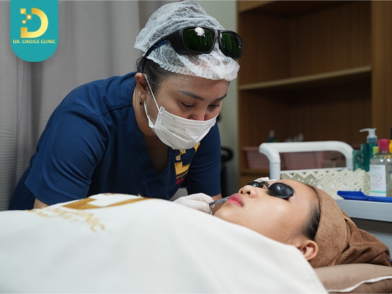 Phòng khám điều trị bệnh nấm da ở TPHCM hiệu quả, an toàn 13 dieu tri bot sac to tai dr choice 5