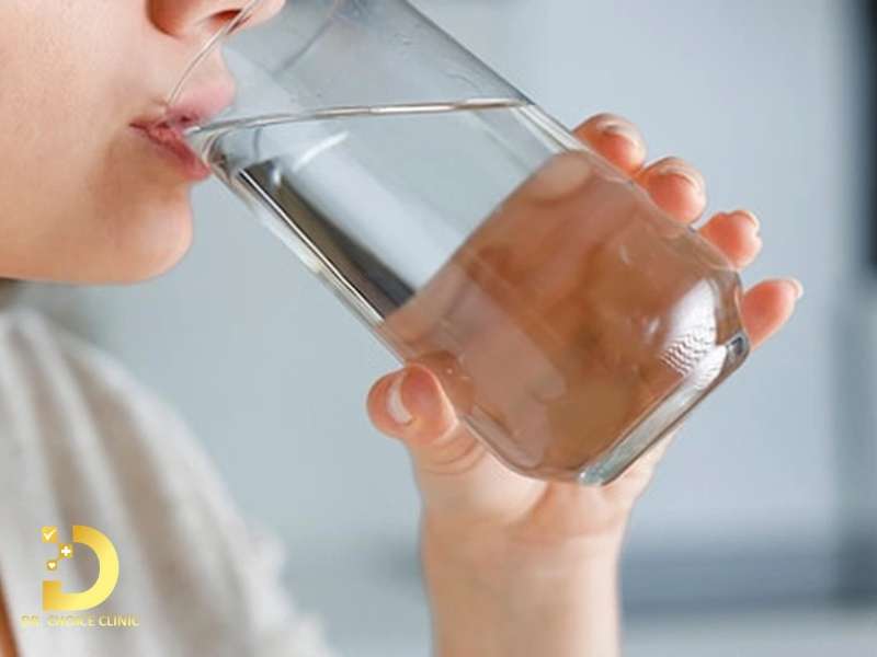 TOP 11 Cách Trị Mụn Lưng Tại Nhà Nhanh, Hiệu Quả 13 Uống đủ nước để hỗ trợ thải độc và cân bằng da