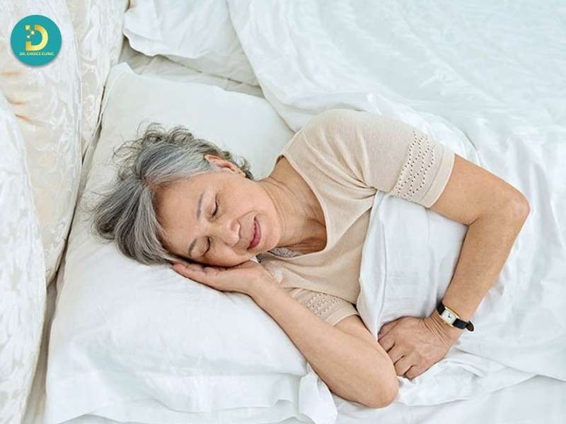 Cẩm Nang Chăm Sóc Da Toàn Diện Cho Tuổi Trung Niên 15 Giấc ngủ, nội tiết và quá trình tái tạo da