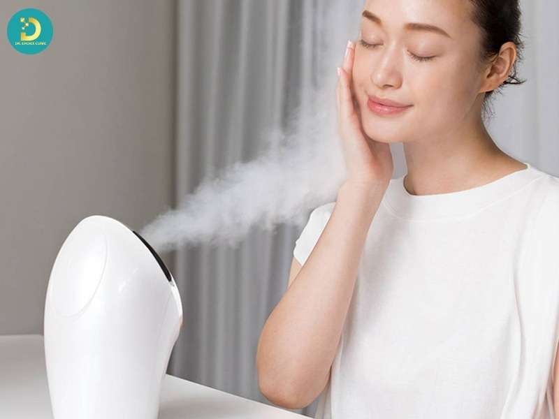 Nặn Mụn Có Tốt Không? Nguyên Tắc & Quy Trình Nặn Mụn Đúng Cách 19 Làm sạch da và làm mềm nhân mụn