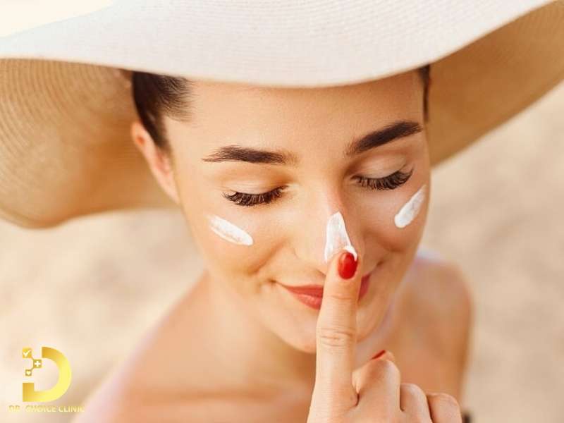 Nám Nội Tiết Là Gì? Nguyên Nhân, Cách Điều Trị & Phòng Ngừa 15 Sử dụng kem chống nắng ngăn ngừa nám