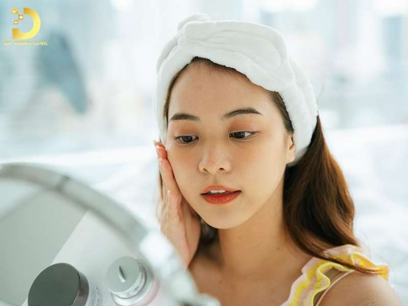 Da Hỗn Hợp Là Gì? Đặc Điểm, Phân Loại & Cách Chăm Sóc 11 Da hỗn hợp thường có đặc điểm gì?