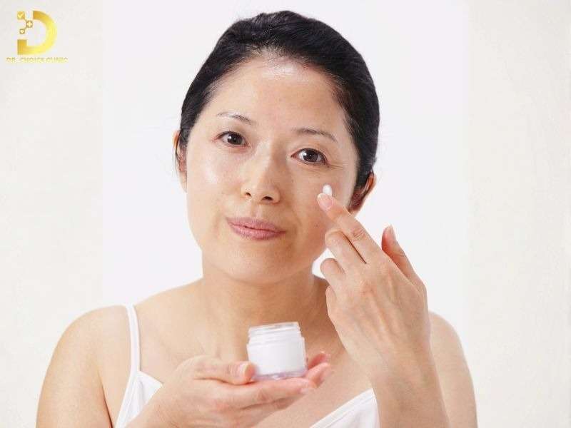Thoa Kem Dưỡng Ẩm Như Thế Nào Đúng Cách? 9 Kem dưỡng ẩm có vai trò gì trong chu trình chăm sóc da?