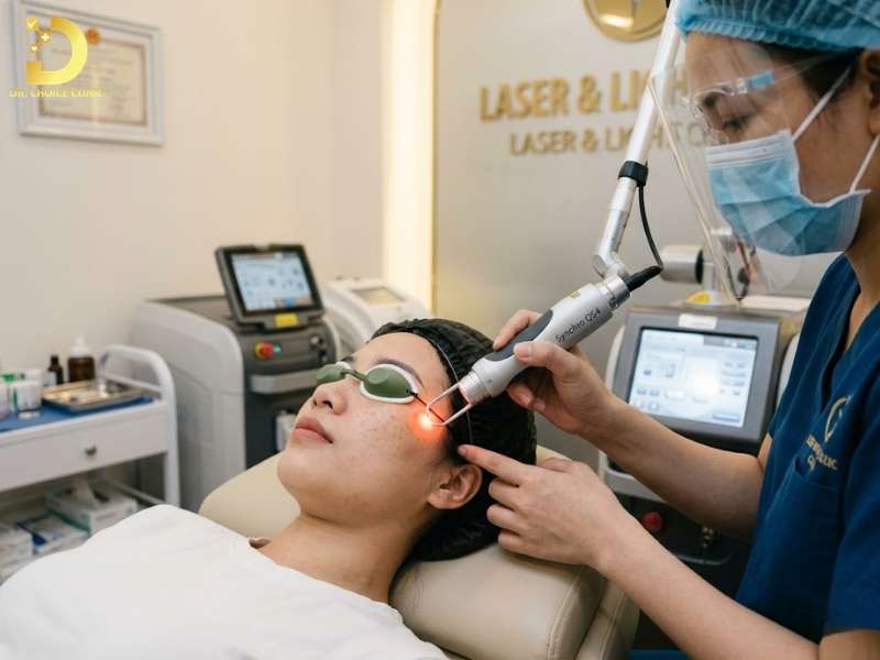 Tàn Nhang Bẩm Sinh Là Gì? Dấu Hiệu, Nguyên Nhân & Cách Điều Trị 17 Laser và công nghệ ánh sáng (tác động trực tiếp vào melanin)