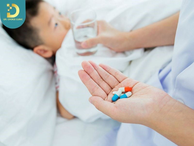 Nổi Mề Đay Ở Trẻ Em Có Nguy Hiểm Không? Cách Điều Trị Và Phòng Ngừa 10 Điều trị mề đay ở trẻ em nên sử dụng thuốc theo chỉ định của bác sĩ